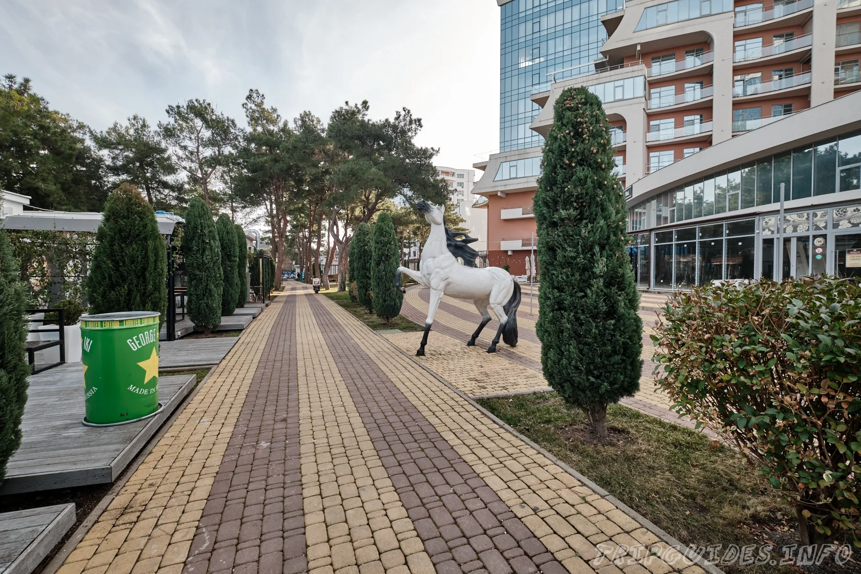 Фото - Крымская улица у жилого комплекса Акватория в Геленджике